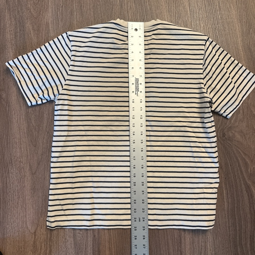 Gap men’s small Striped Crewneck T-Shirt - beige with Navy Stripes - Picture 5 of 6
